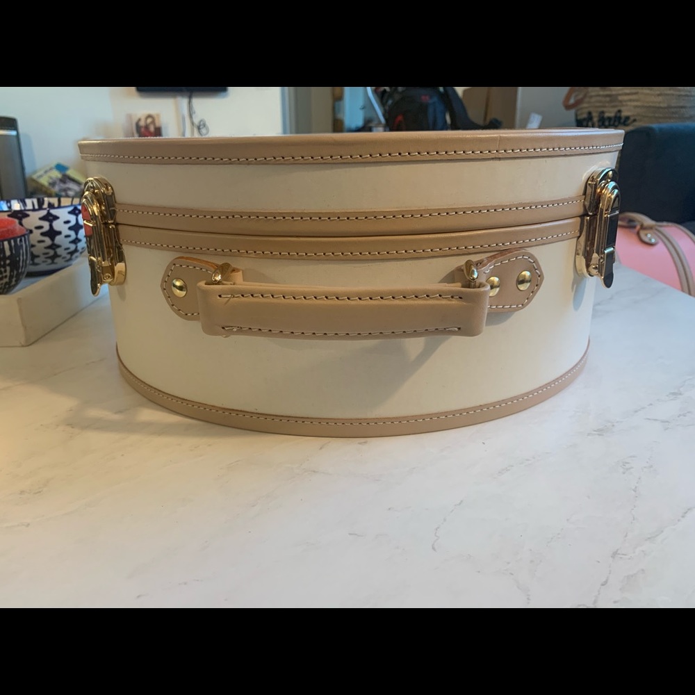 Steamline Luggage Hatbox - Size L